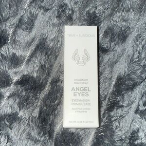 True + Luscious Angel Eyes Eyeshadow Primer